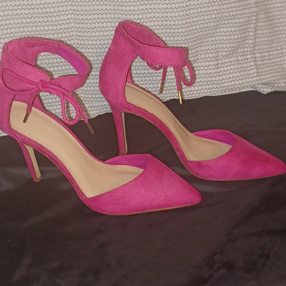 Shoes - Picture 2 of 2